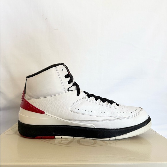 AUTHENTIC Jordan 2 Retro OG Chicago size 12 DX2454-105 2022 PRE-OWNED OG BOX - Picture 3 of 9